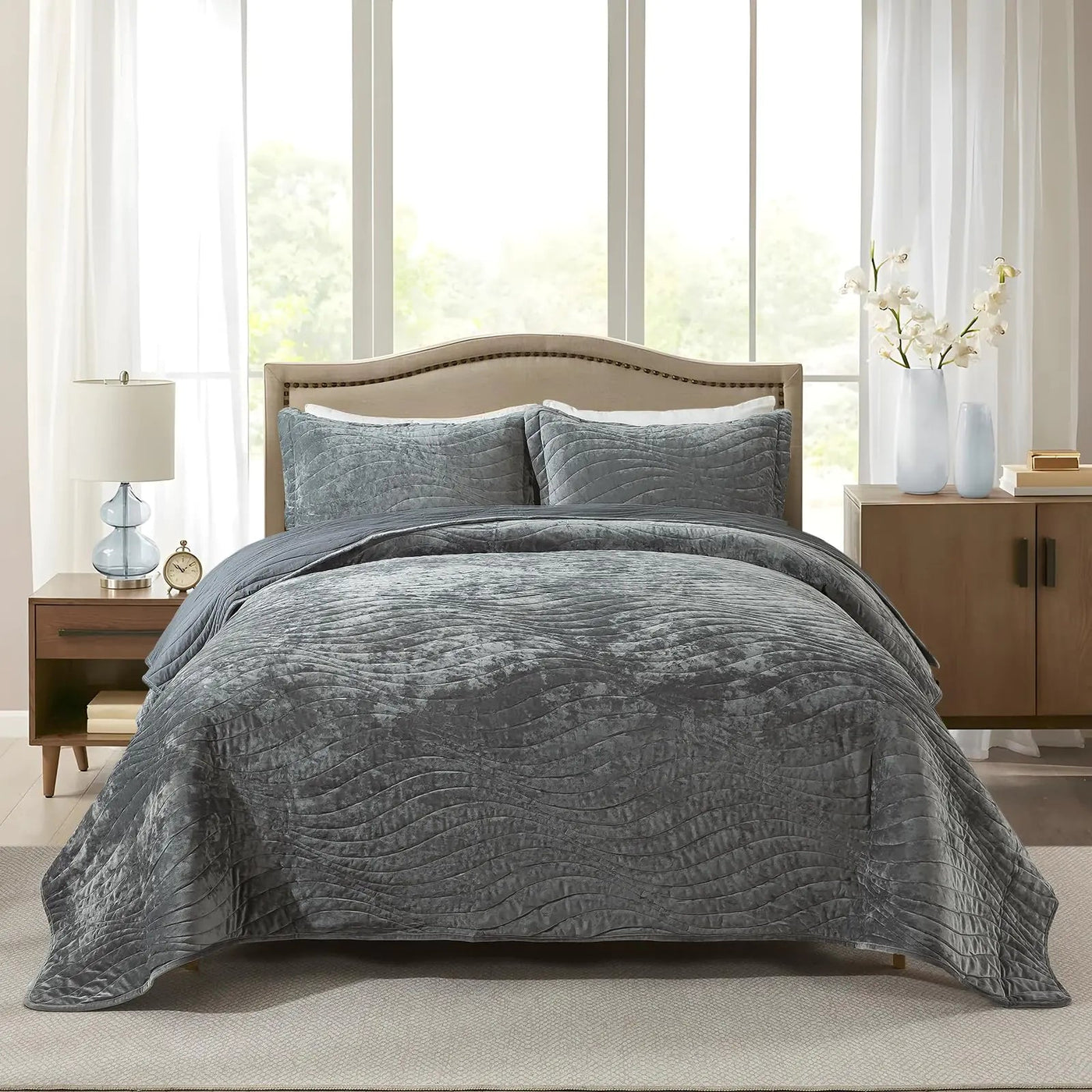 Travan Luxury Velvet Quilt Set King Size Ultra Soft Velvet Bedding Sets Lightweight Quilted King Quilt Bedding Set Oversized Bedspread Coverlet with 2 Shams for All Season Gray - 3R Family Store